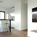 Apartment Port *